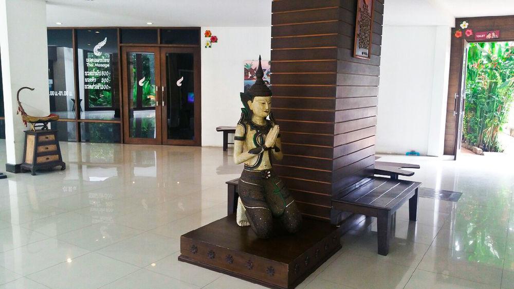Nana Buri Hotel Csumphon Kültér fotó