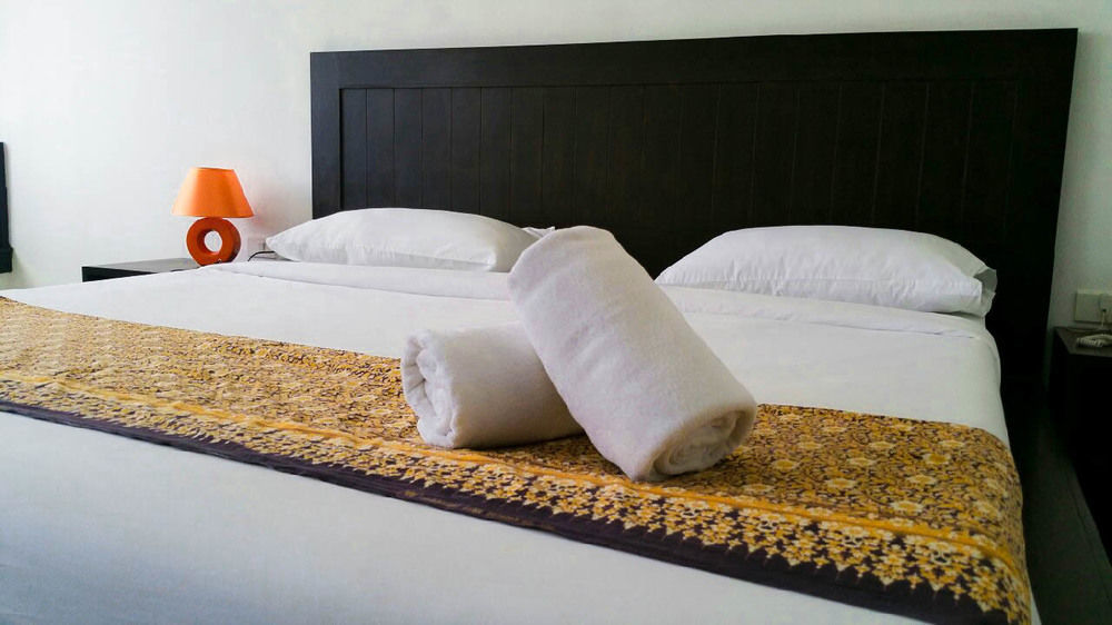 Nana Buri Hotel Csumphon Kültér fotó